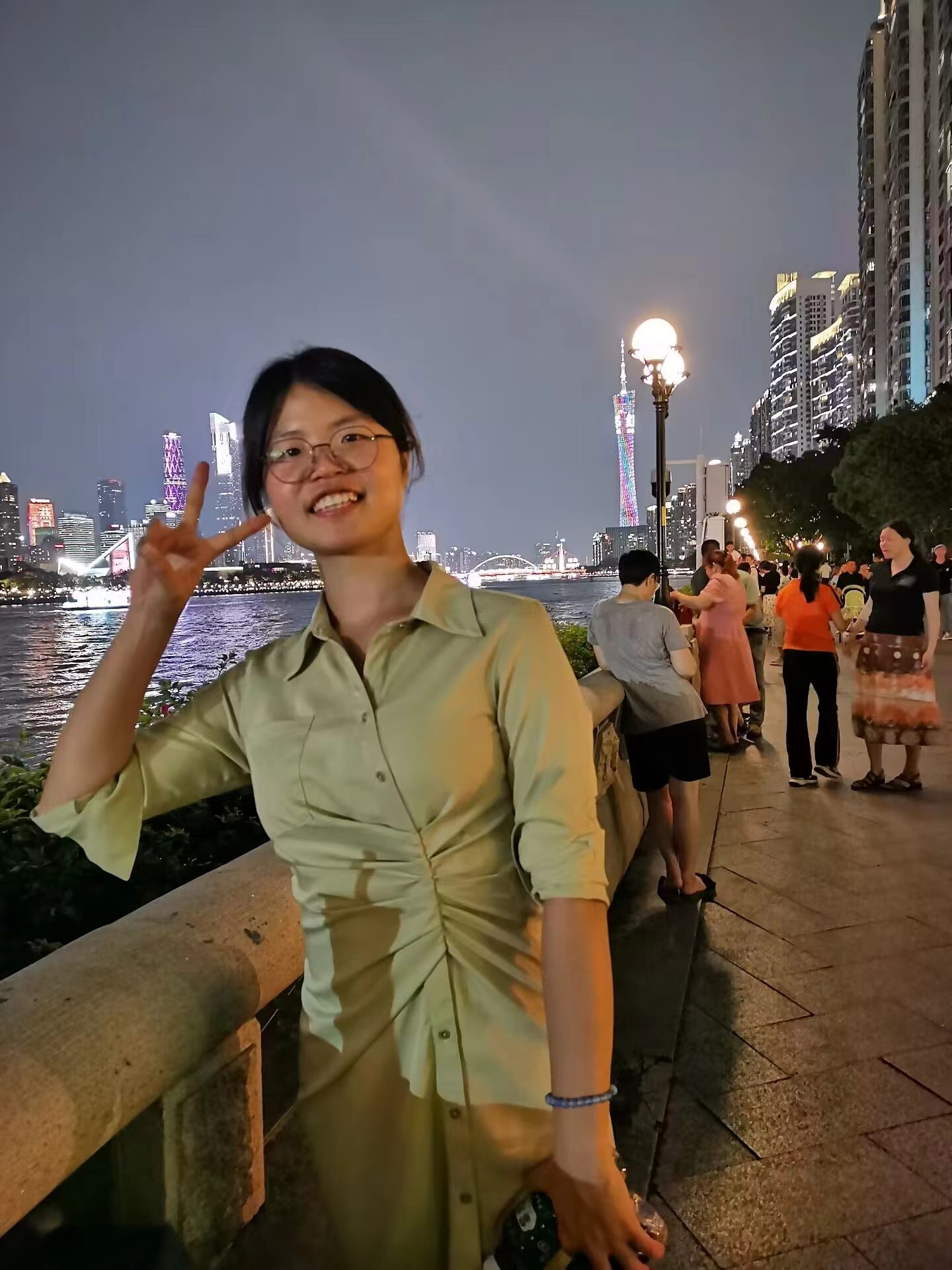 Zhenyu Zhou(周振羽) : Graduate Student