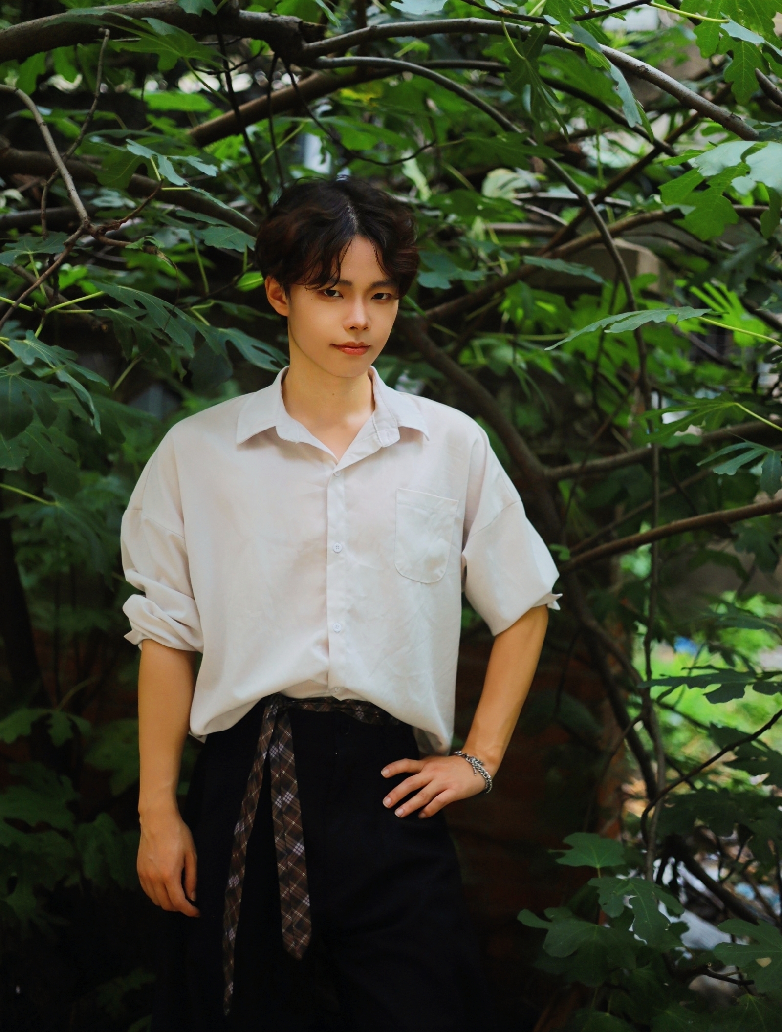 BOZHOU HU (胡博洲) : Graduate Student